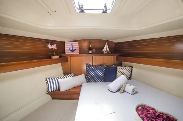 חדר שינה מפנק ויוקרתי בחרטום היאכטה