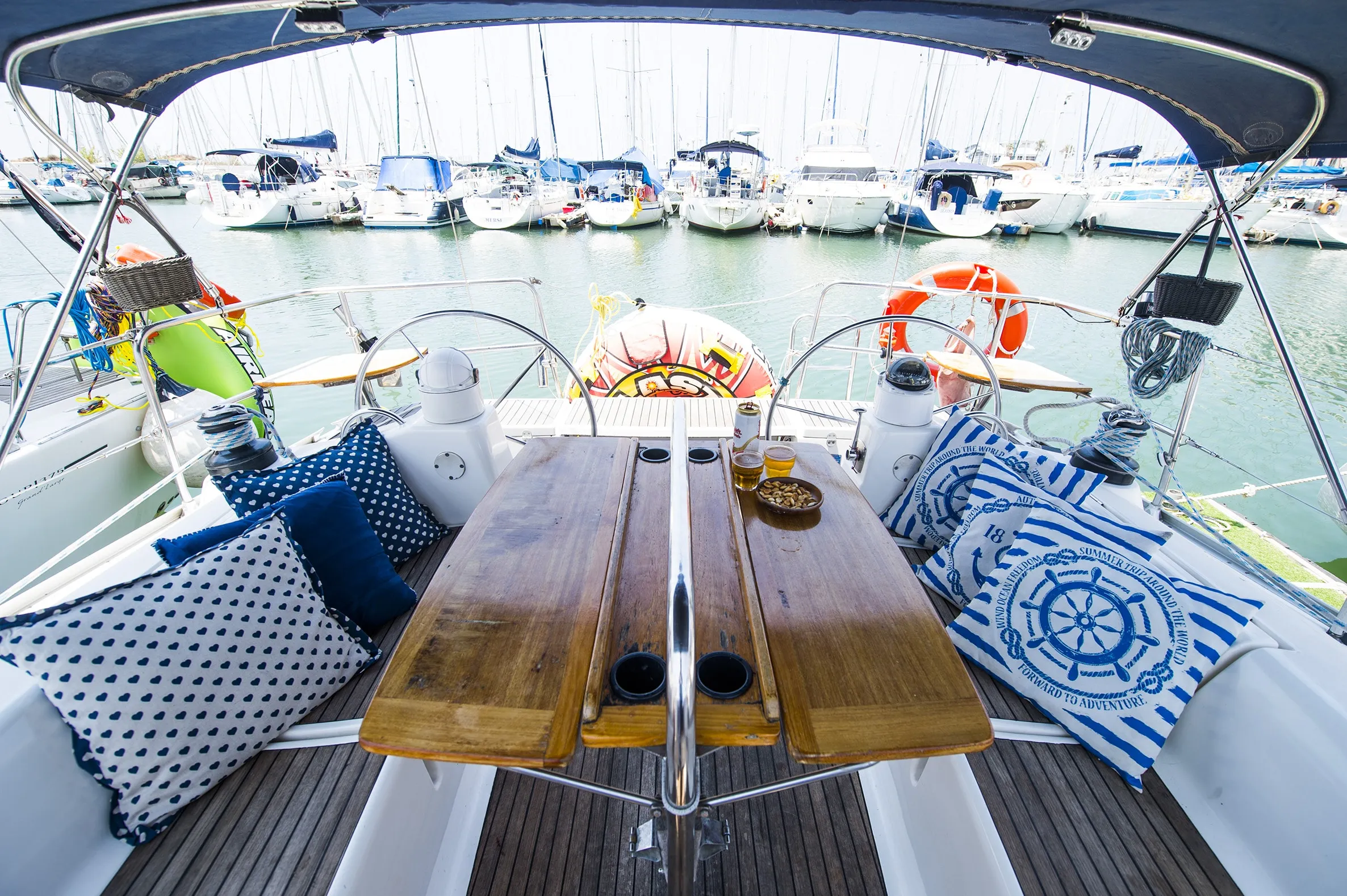 יאכטה לי-ים