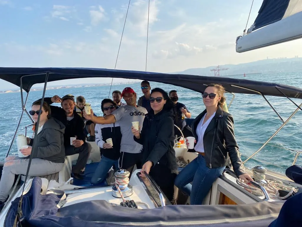 קוקפיט יאכטה ג'וי בי